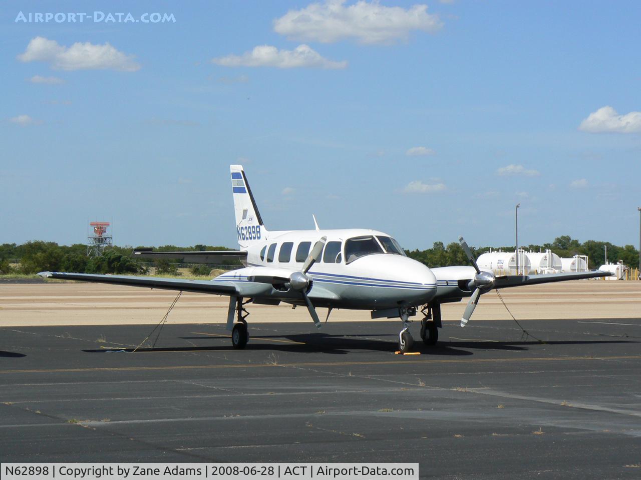 N62898, Piper PA-31-350 Chieftain C/N 317652157, At Waco Regional