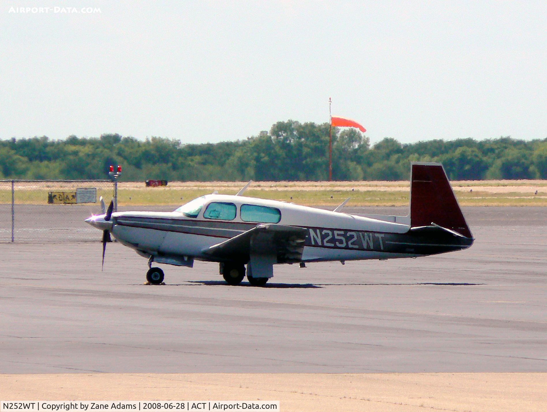 N252WT, Mooney M20K C/N 25-1054, At Waco Regional