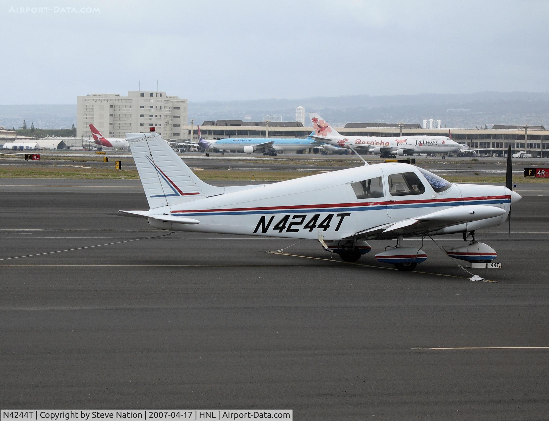 N4244T, 1971 Piper PA-28-140 C/N 28-7225103, 1971 Piper PA-28-140 @ Honolulu, HI