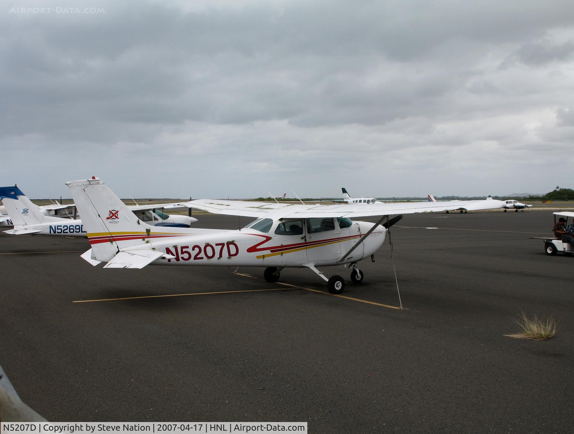 N5207D, 1979 Cessna 172N C/N 17272450, George's (Air Service) 1979 Cessna 172N @ Honolulu, HI