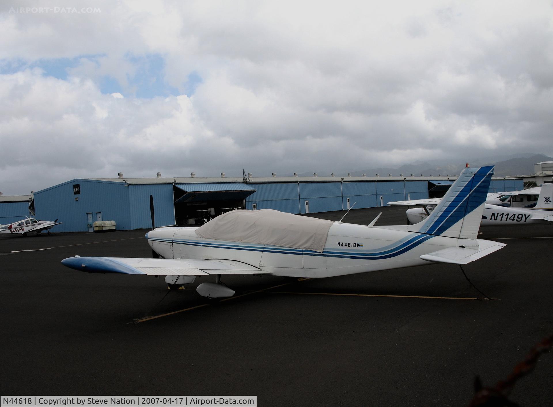 N44618, 1974 Piper PA-32-260 Cherokee Six C/N 32-7400051, 1972 Cessna 172M @ Honolulu, HI