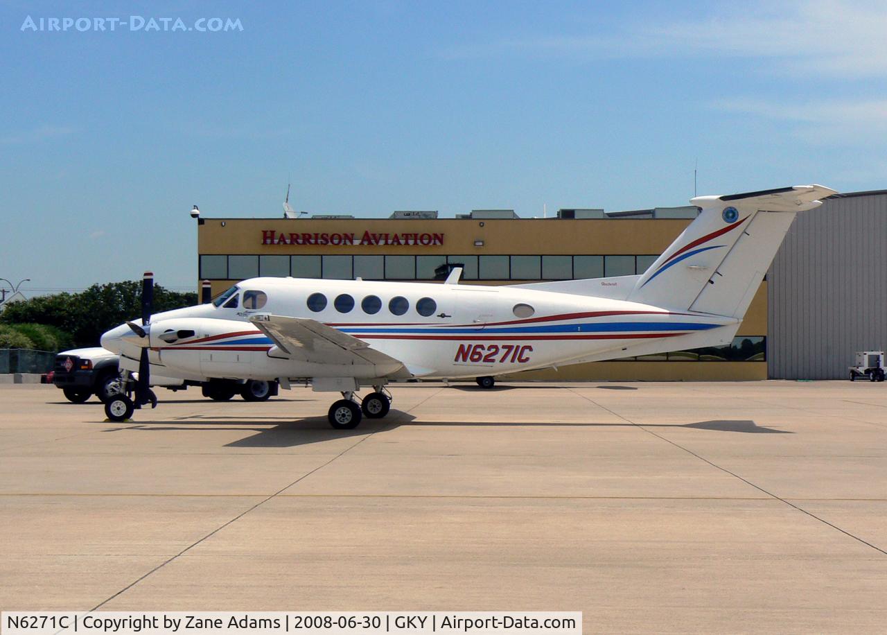 N6271C, 1982 Beech B200 King Air C/N BB-1036, At Arlington Municipal - State of Texas emblem on the tail