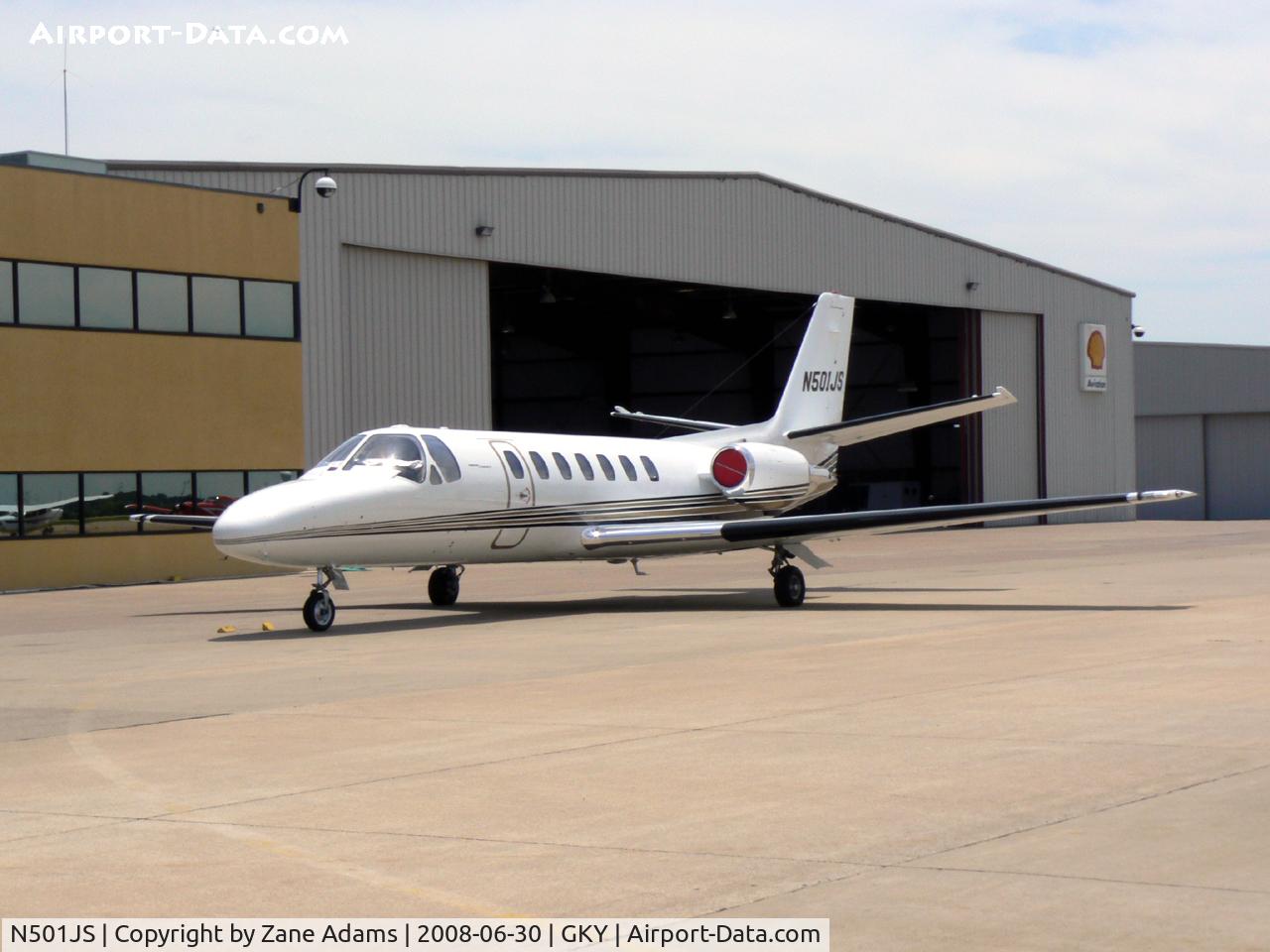 N501JS, 1990 Cessna 560 C/N 560-0066, At Arlington Municipal