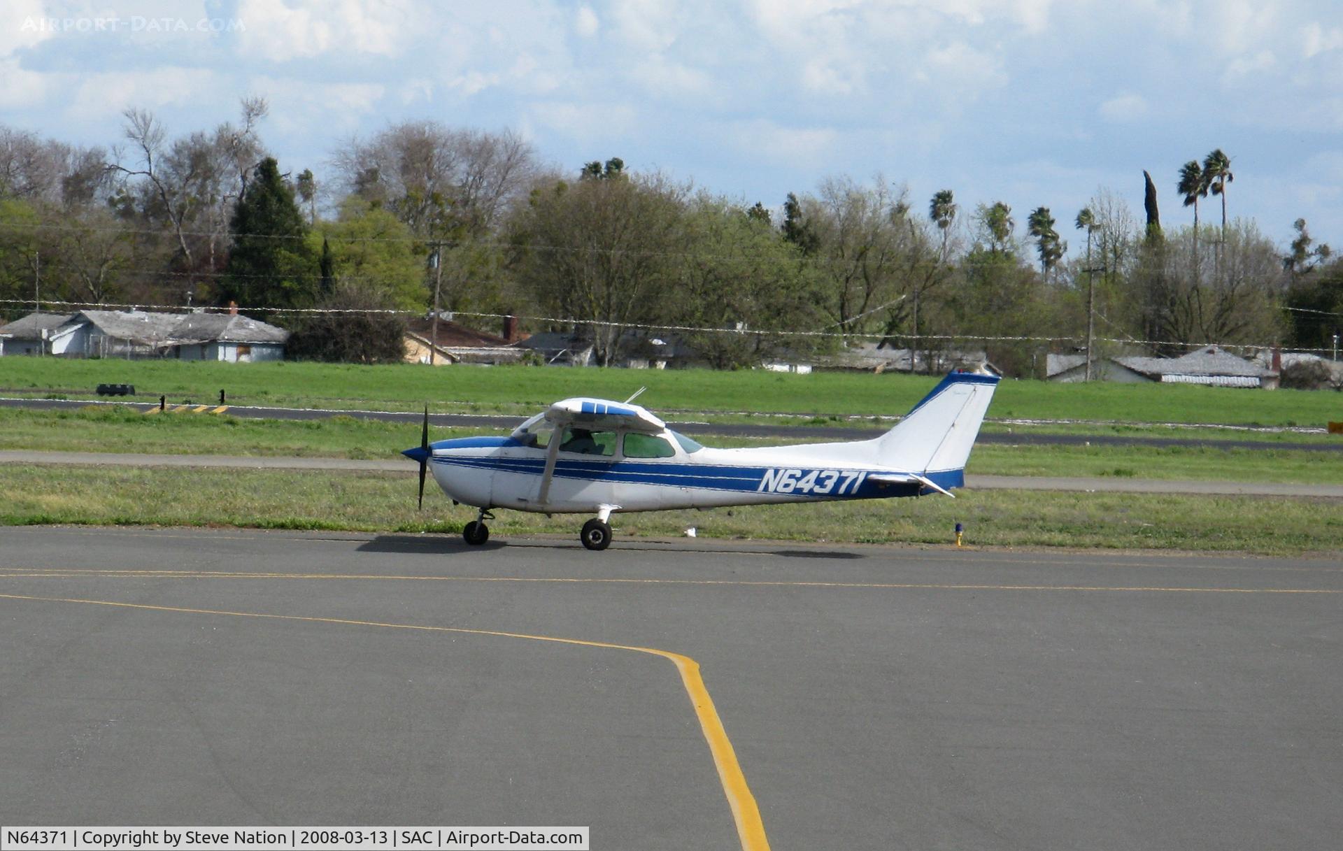 N64371, 1975 Cessna 172M C/N 17265199, 1975 Cessna 172M @ Sacramento Exec, CA