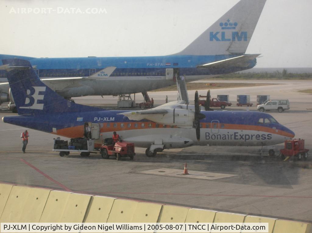 PJ-XLM, 1994 ATR 42-320 C/N 378, While still under BonairExel