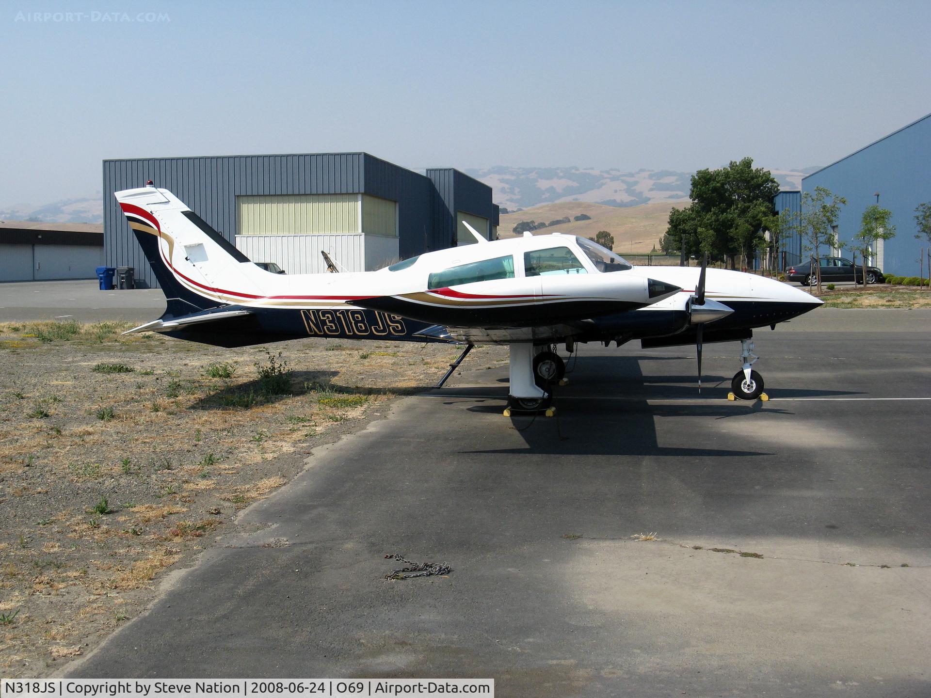 N318JS, Cessna T310R C/N 310R2131, Cessna T310R getting ready for Mexican registry @ Petaluma, CA