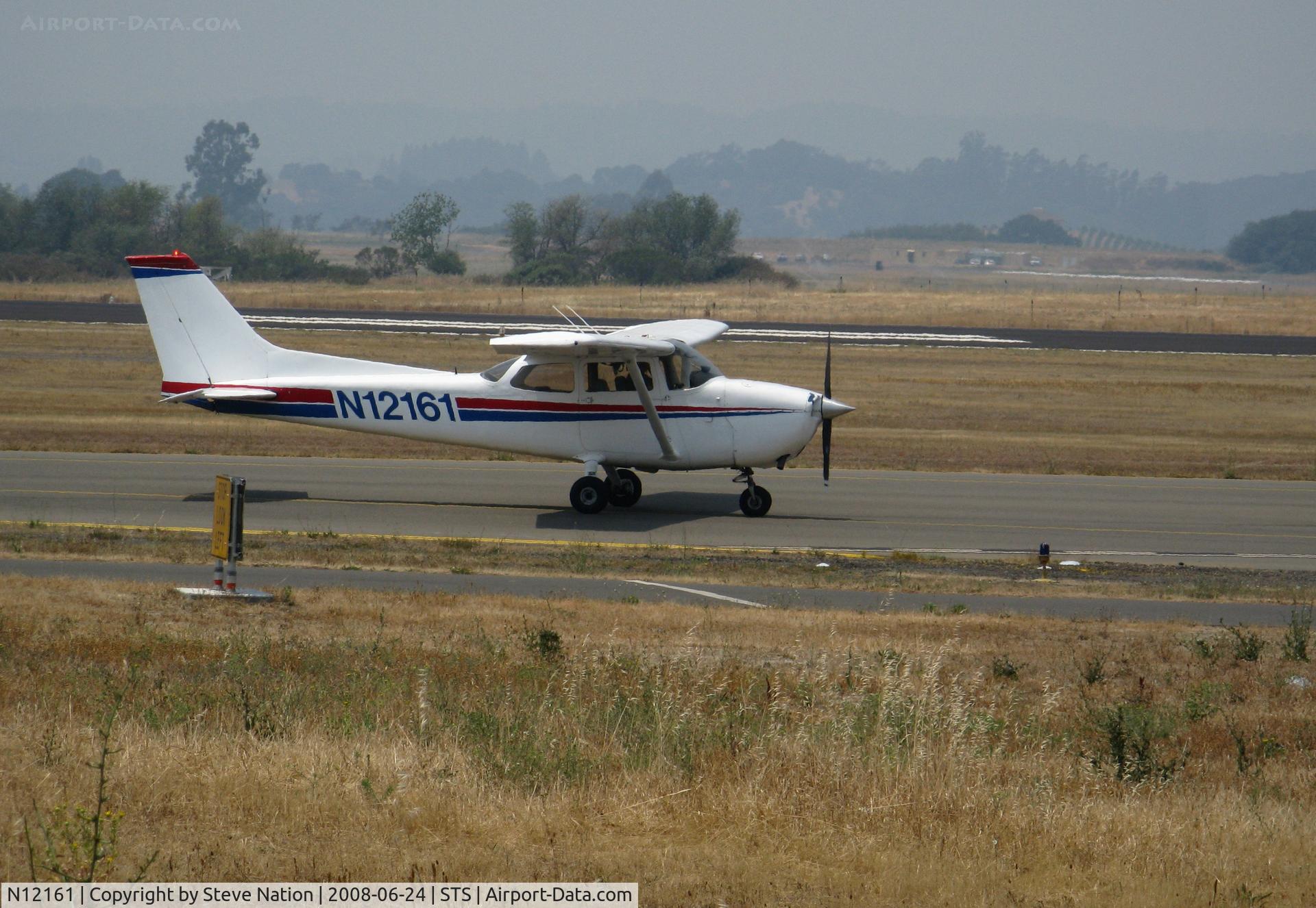 N12161, 1973 Cessna 172M C/N 17261851, 1973 Cessna 172M taxying in hazy conditions @ Santa Rosa, CA
