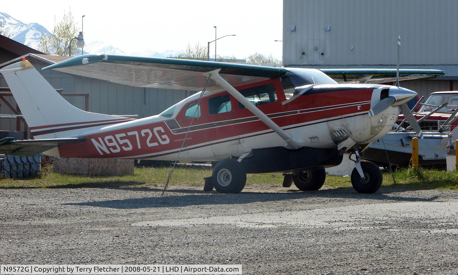N9572G, 1972 Cessna U206F Stationair C/N U20601772, Cessna U206F at Lake Hood