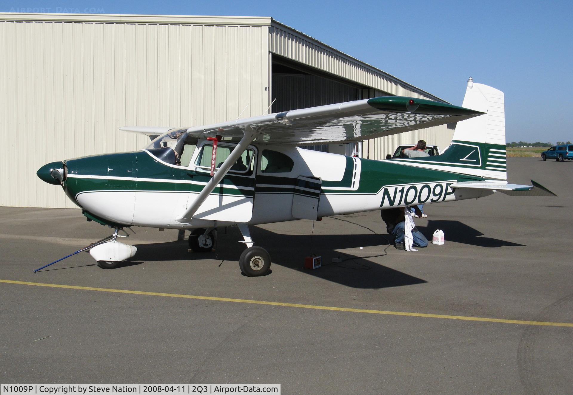 N1009P, 1958 Cessna 182A Skylane C/N 34994, Newly repainted straight-tail 1958 Cessna 182A @ Davis-Yolo County Airport, CA