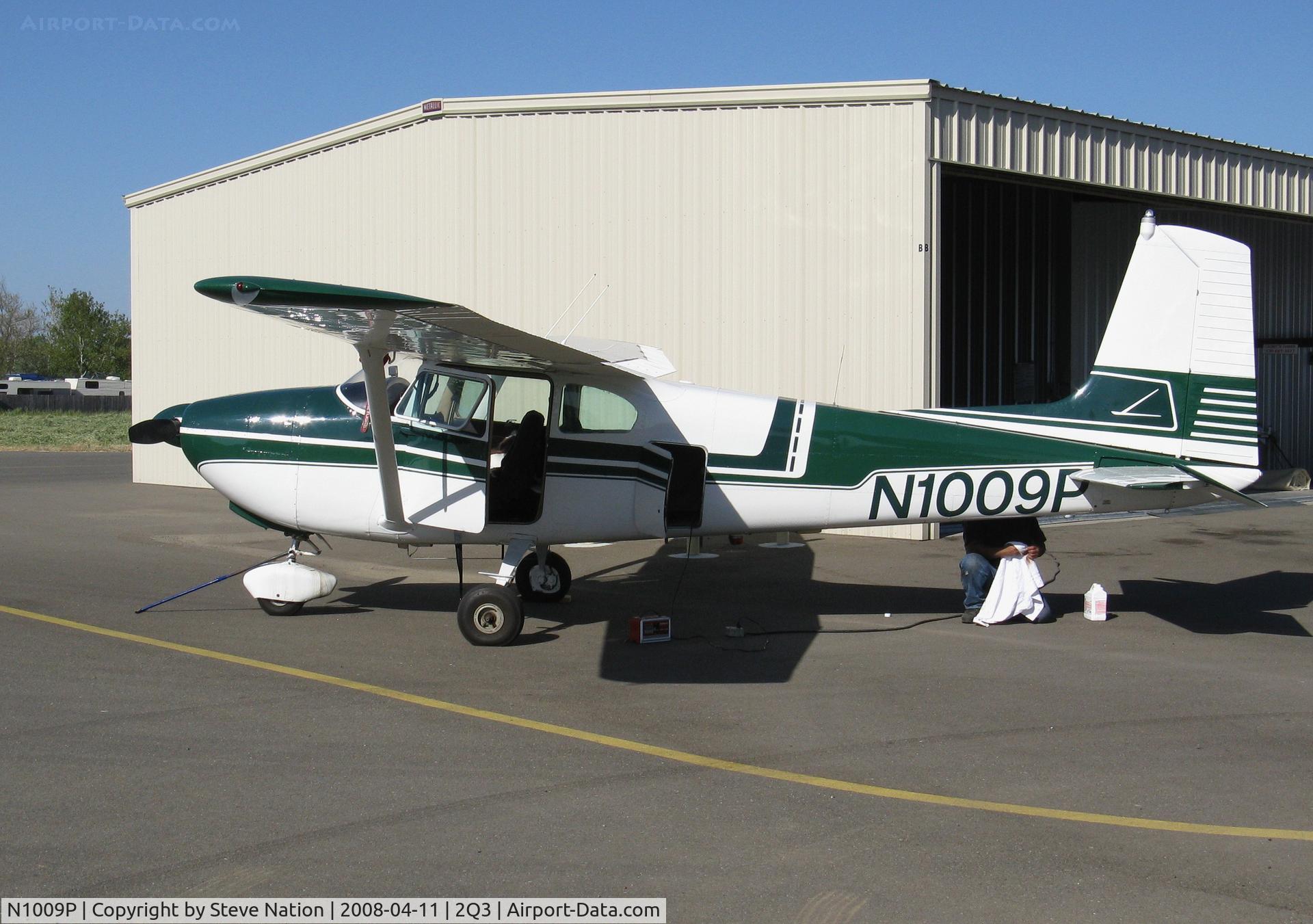 N1009P, 1958 Cessna 182A Skylane C/N 34994, Newly repainted straight-tail 1958 Cessna 182A @ Davis-Yolo County Airport, CA