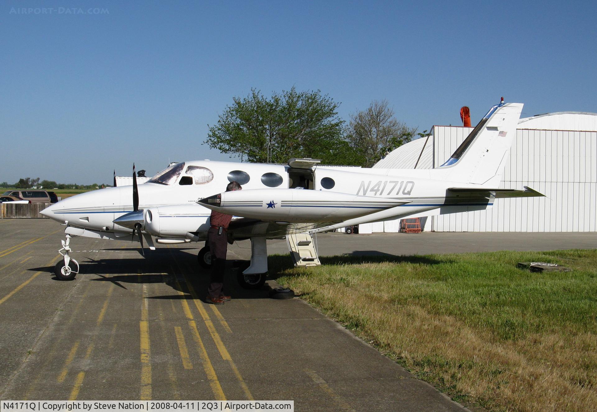 N4171Q, 1972 Cessna 340 C/N 340-0094, 1972 Cessna 340 visiting0 @ Davis-Yolo County Airport, CA
