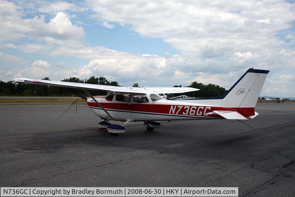 N736GC, 1977 Cessna R172K Hawk XP C/N R1722507, A great day to take pictures.