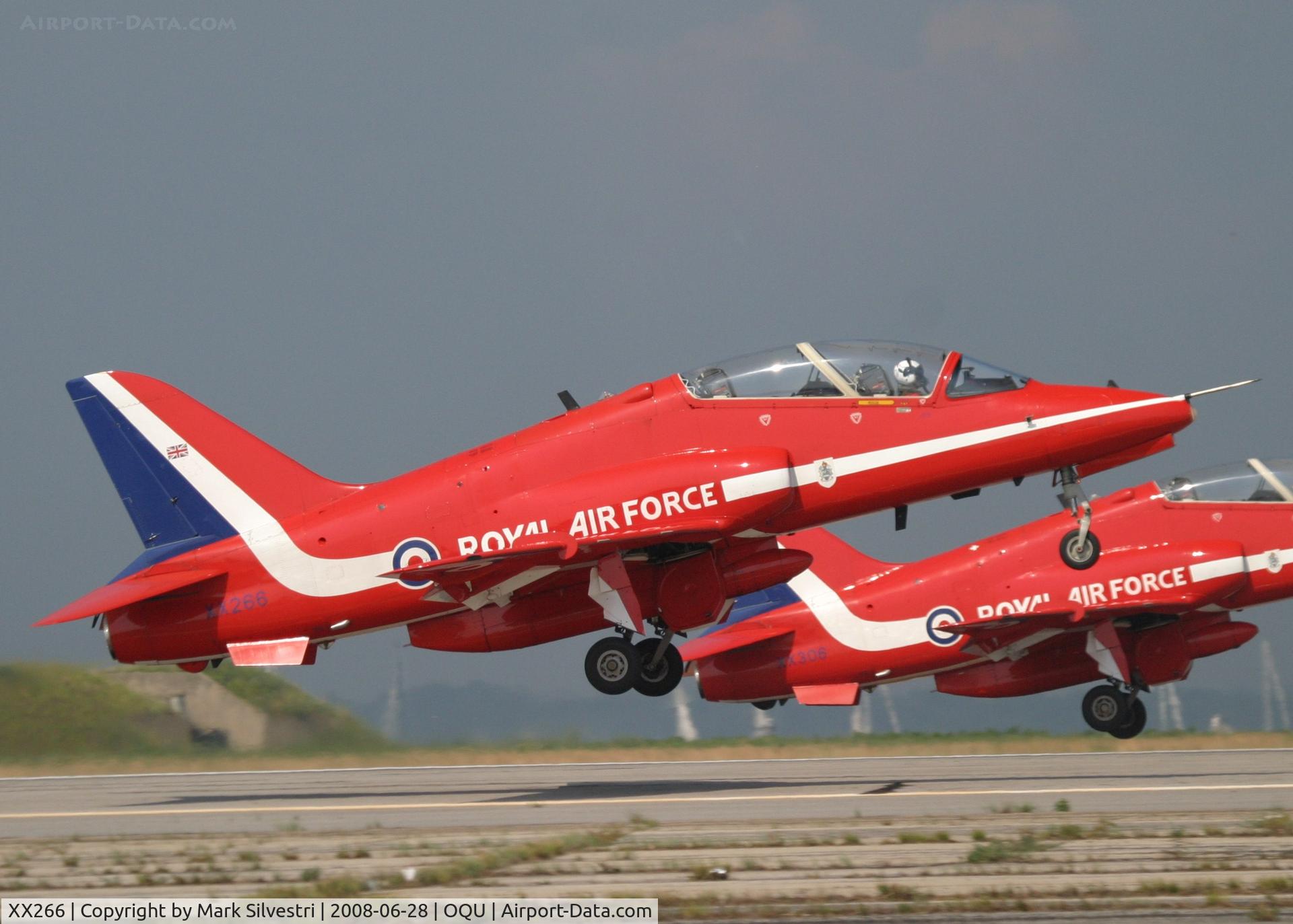 XX266, 1979 Hawker Siddeley Hawk T.1A C/N 102/312102, Quonset Point 2008