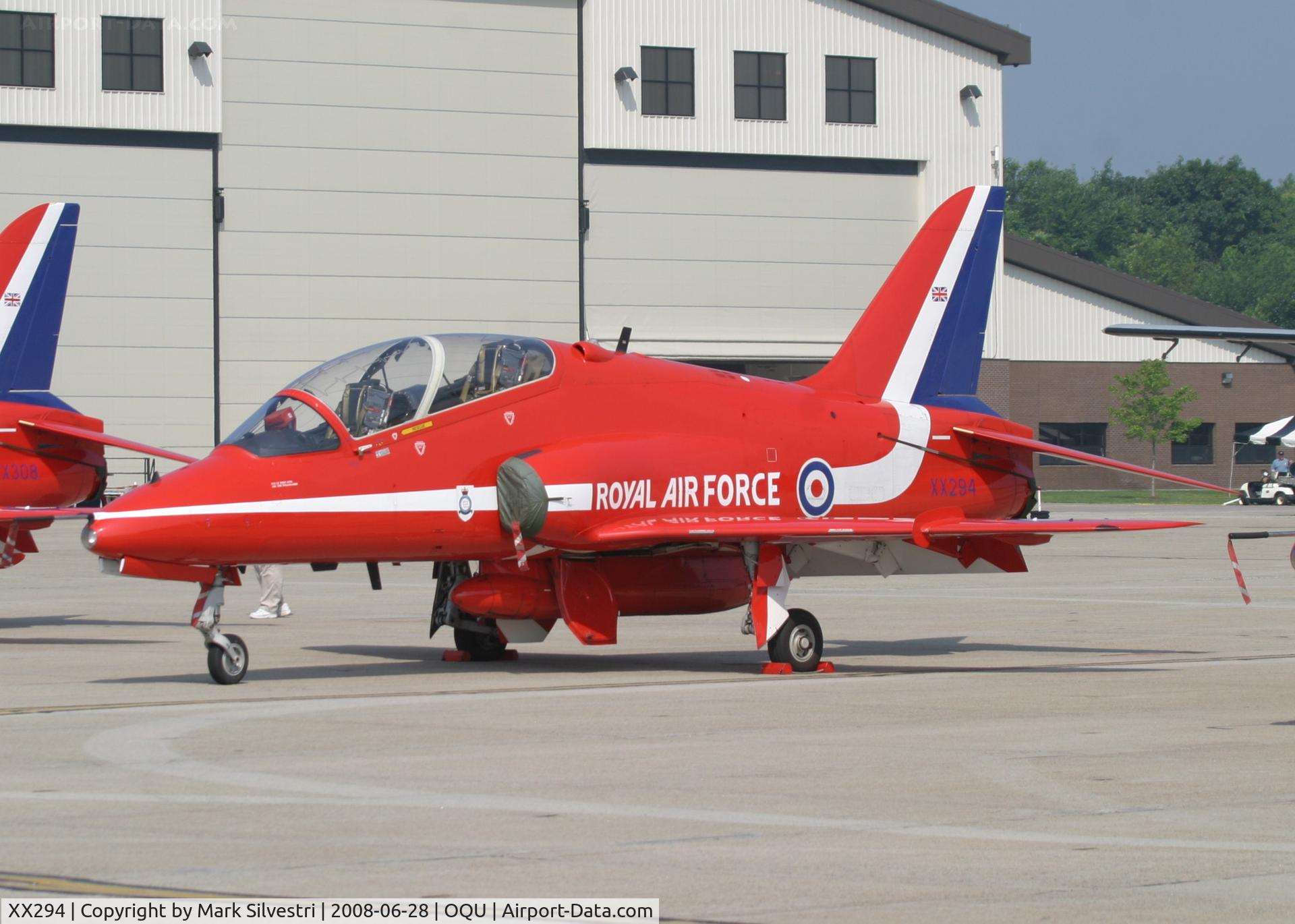 XX294, 1979 Hawker Siddeley Hawk T.1 C/N 122/312119, Quonset Point 2008