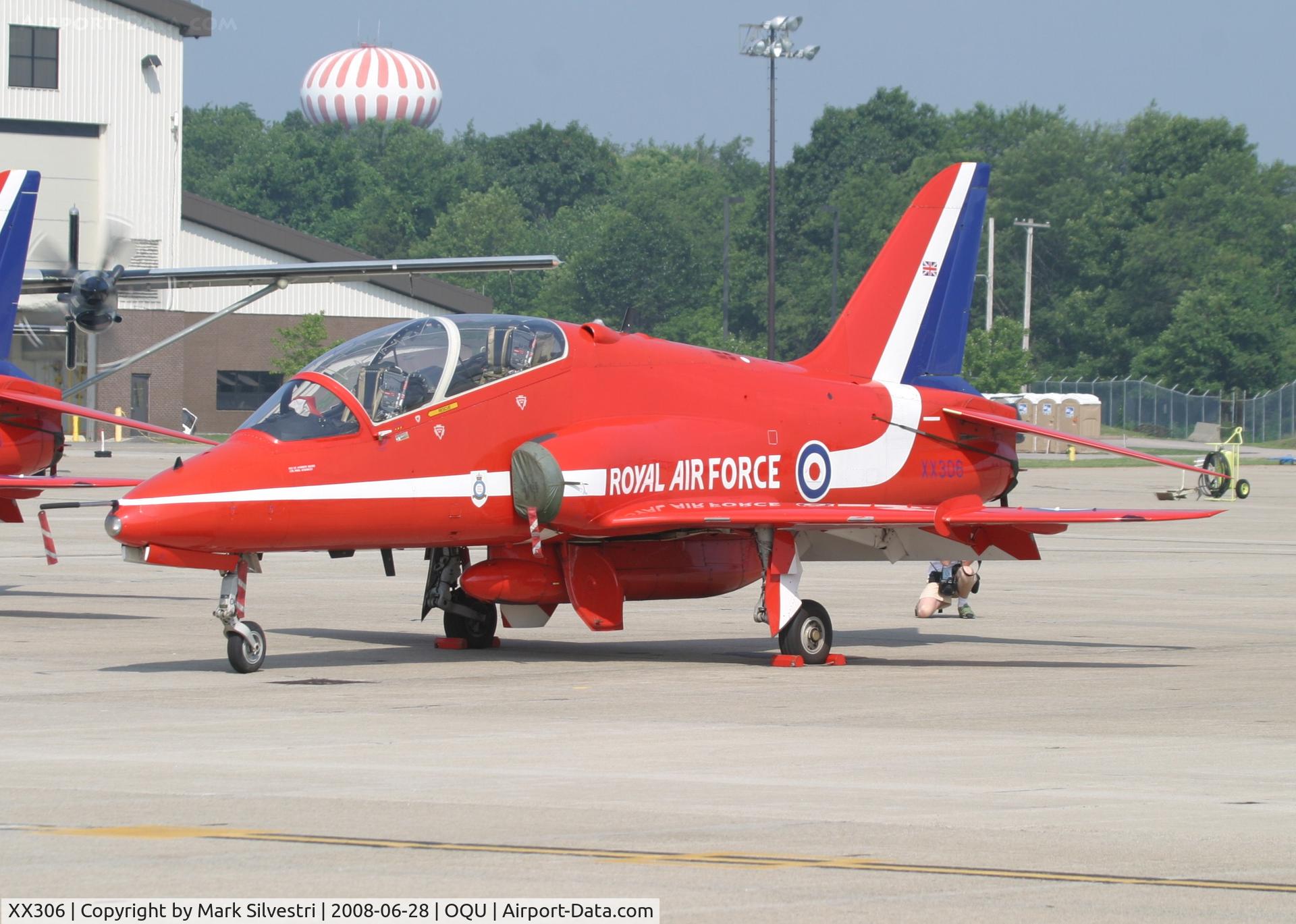 XX306, 1980 Hawker Siddeley Hawk T.1A C/N 141/312131, Quonset Point 2008