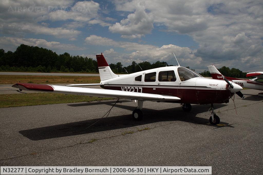 N32277, 1974 Piper PA-28-151 C/N 28-7515110, A great day to take pictures.