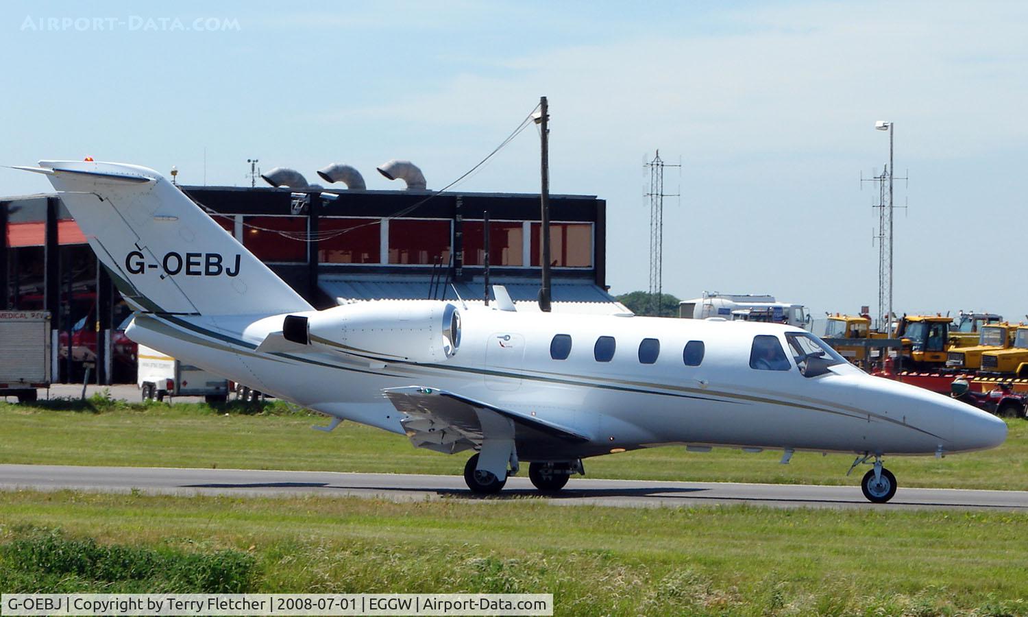 G-OEBJ, 2001 Cessna 525 CitationJet CJ1 C/N 525-0423, Cessna 525 at Luton