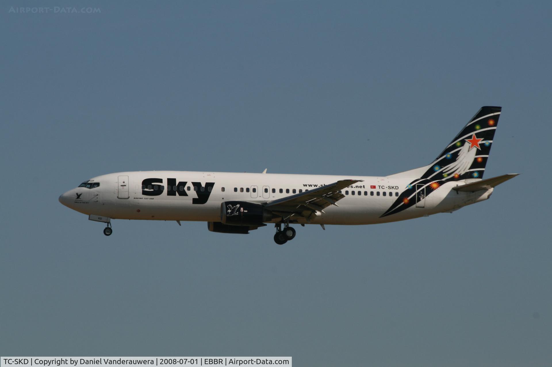 TC-SKD, 1992 Boeing 737-4Q8 C/N 25372, arrival of flight SHY251 to rwy 25L