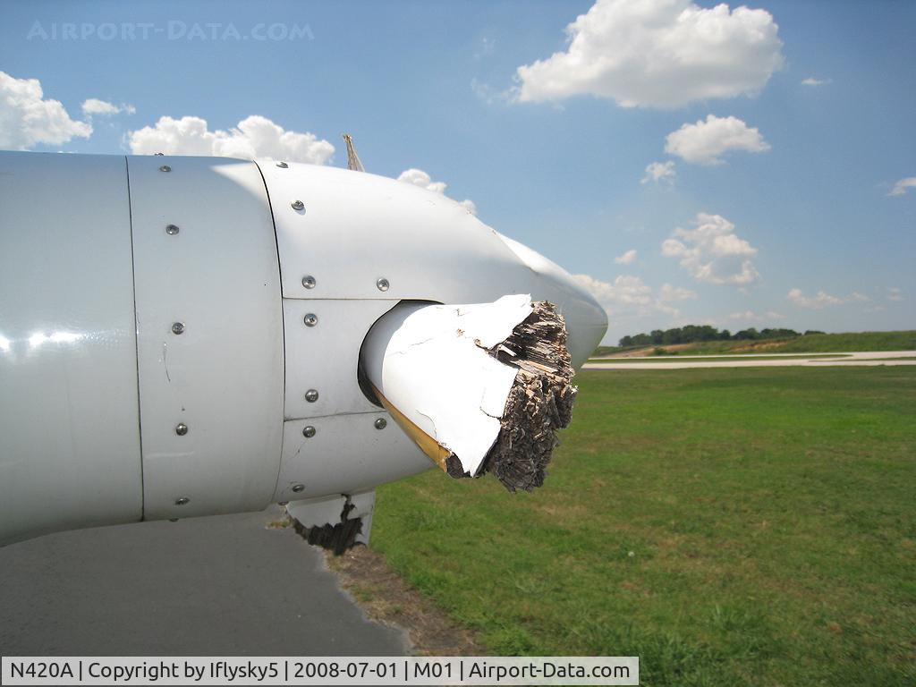 N420A, Cirrus VK30 C/N 0002, N420A CIRRUS DAMAGED PROP