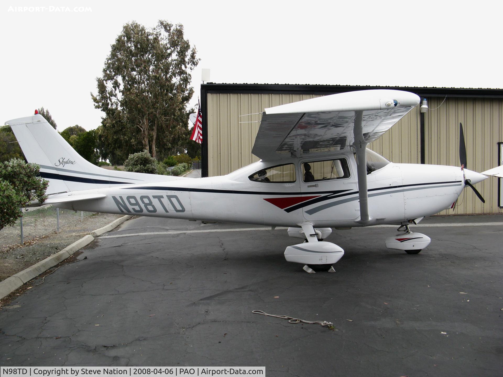N98TD, 1998 Cessna 182S Skylane C/N 18280081, 1998 Cessna 182S @ Palo Alto, CA