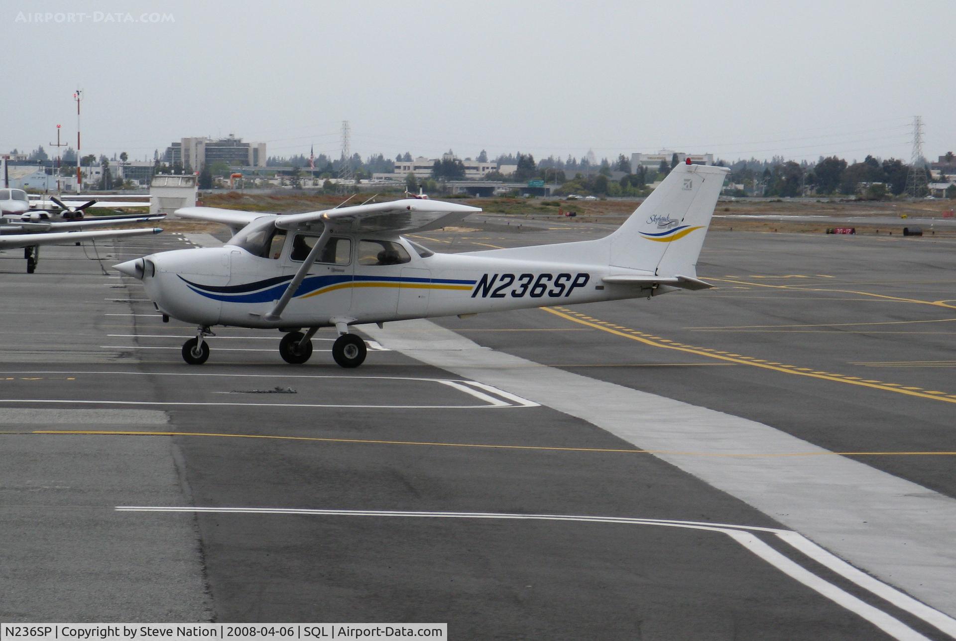 N236SP, 1999 Cessna 172S C/N 172S8213, 1999 Cessna 172S taxying on ramp @ San Carlos, CA