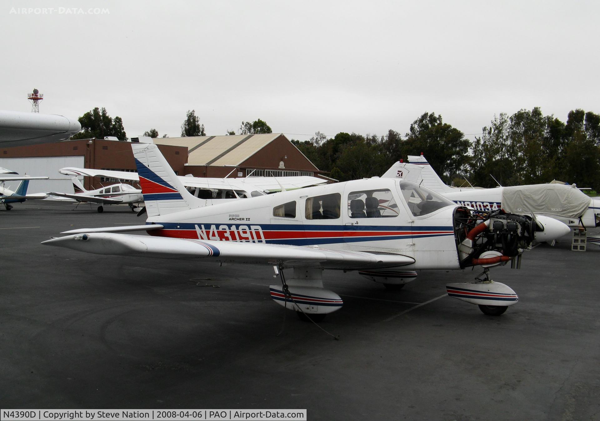 N4390D, 1985 Piper PA-28-161 Warrior C/N 28-8516028, 1985 piper PA-28-161 with cowl door open @ Palo Alto, CA