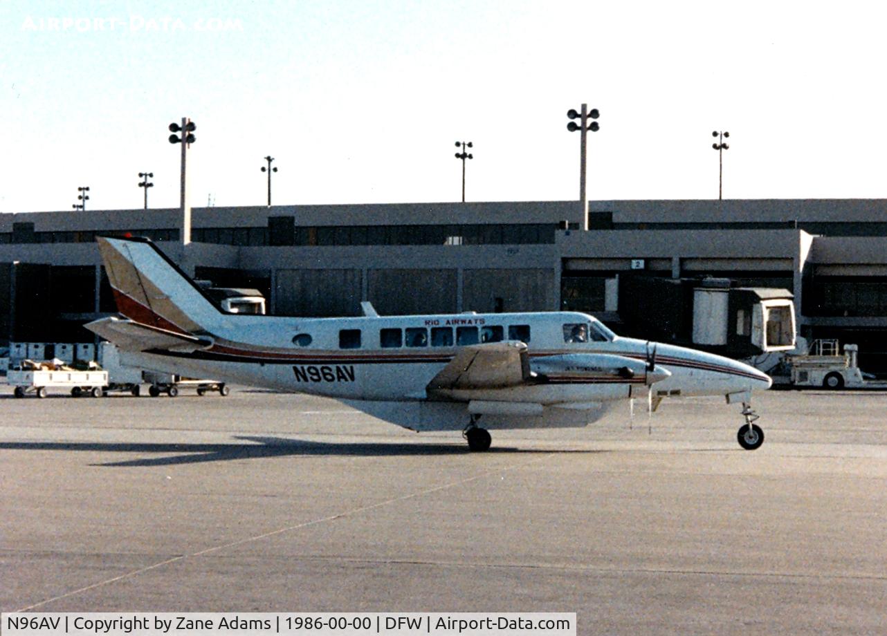 N96AV, 1983 Beech C99 Airliner C/N U-201, On the ramp at DFW