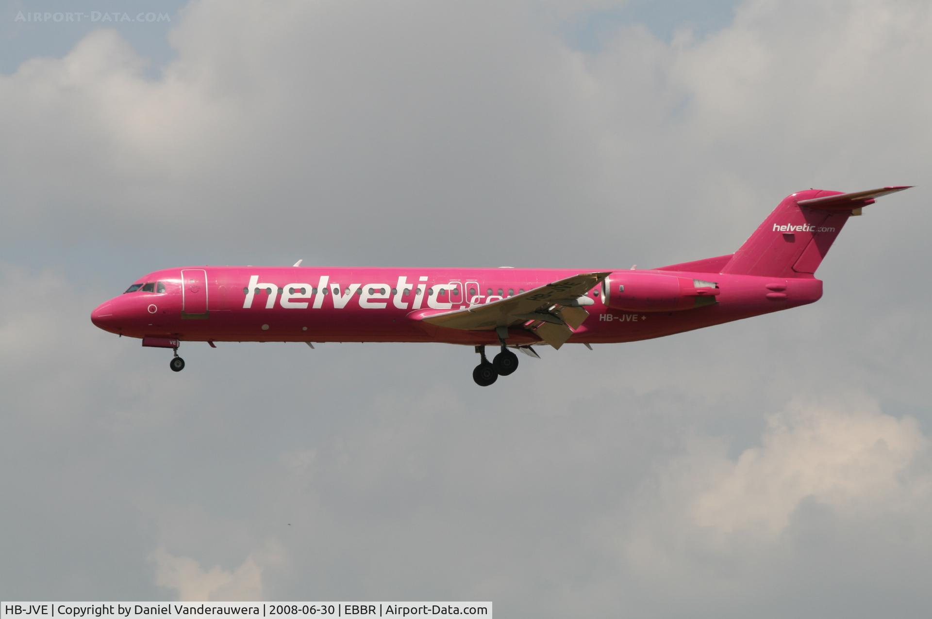 HB-JVE, 1993 Fokker 100 (F-28-0100) C/N 11459, arrival of flight LX780 to rwy 25L