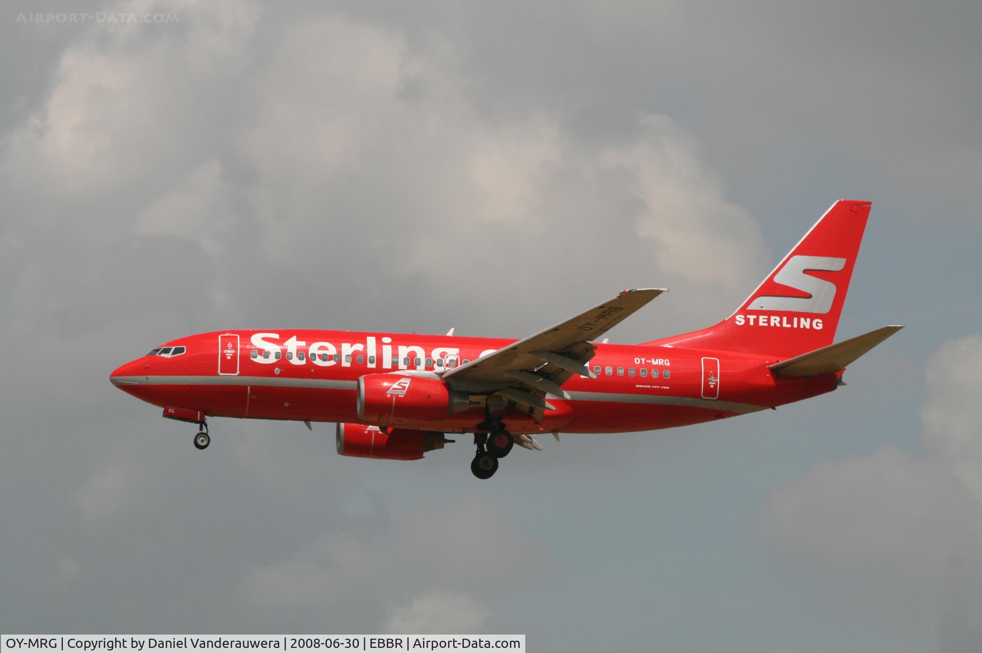 OY-MRG, 1999 Boeing 737-7L9 C/N 28010, arrival of flight NB637 to rwy 25L