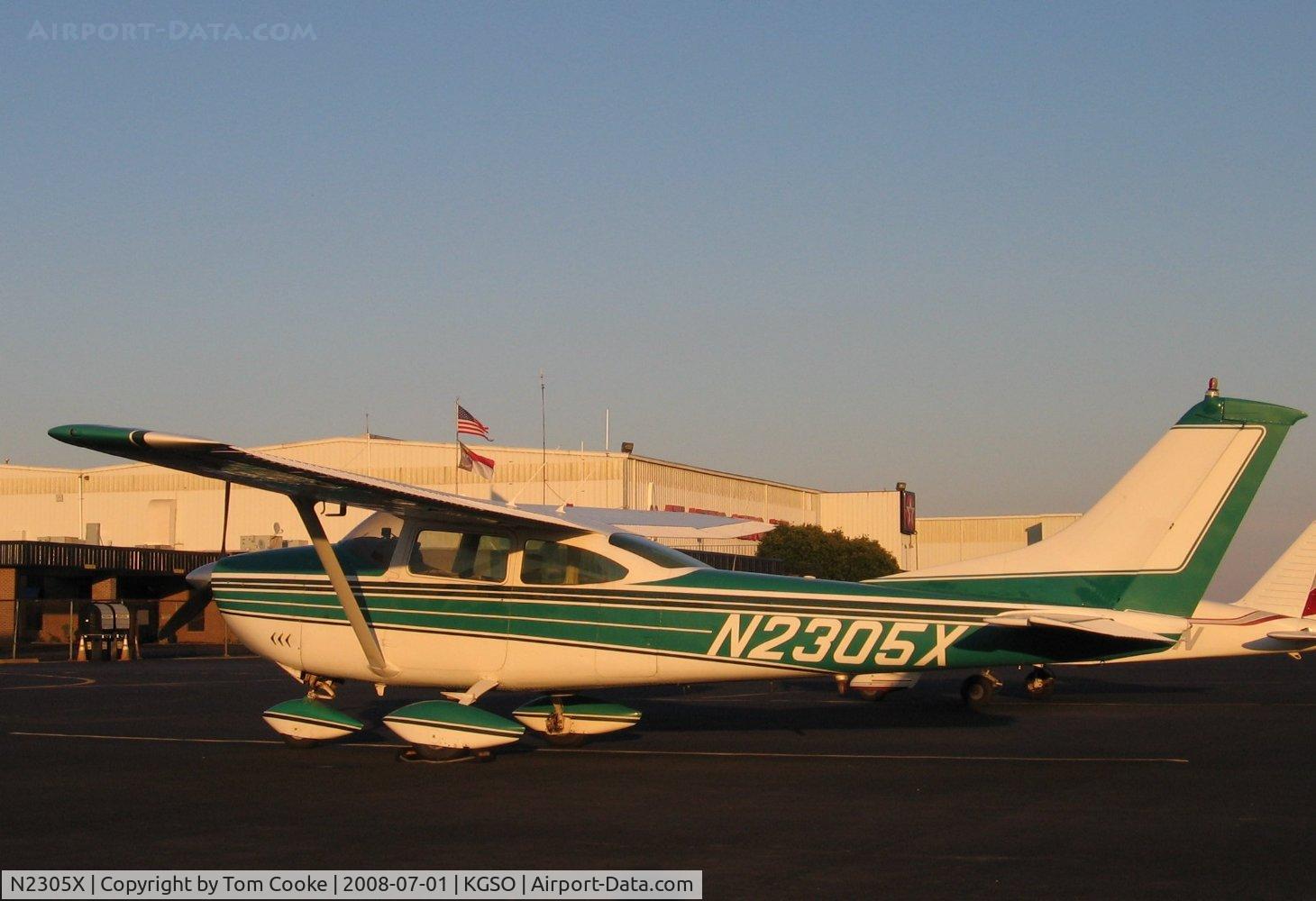 N2305X, 1965 Cessna 182H Skylane C/N 18256205, 182 at rest
