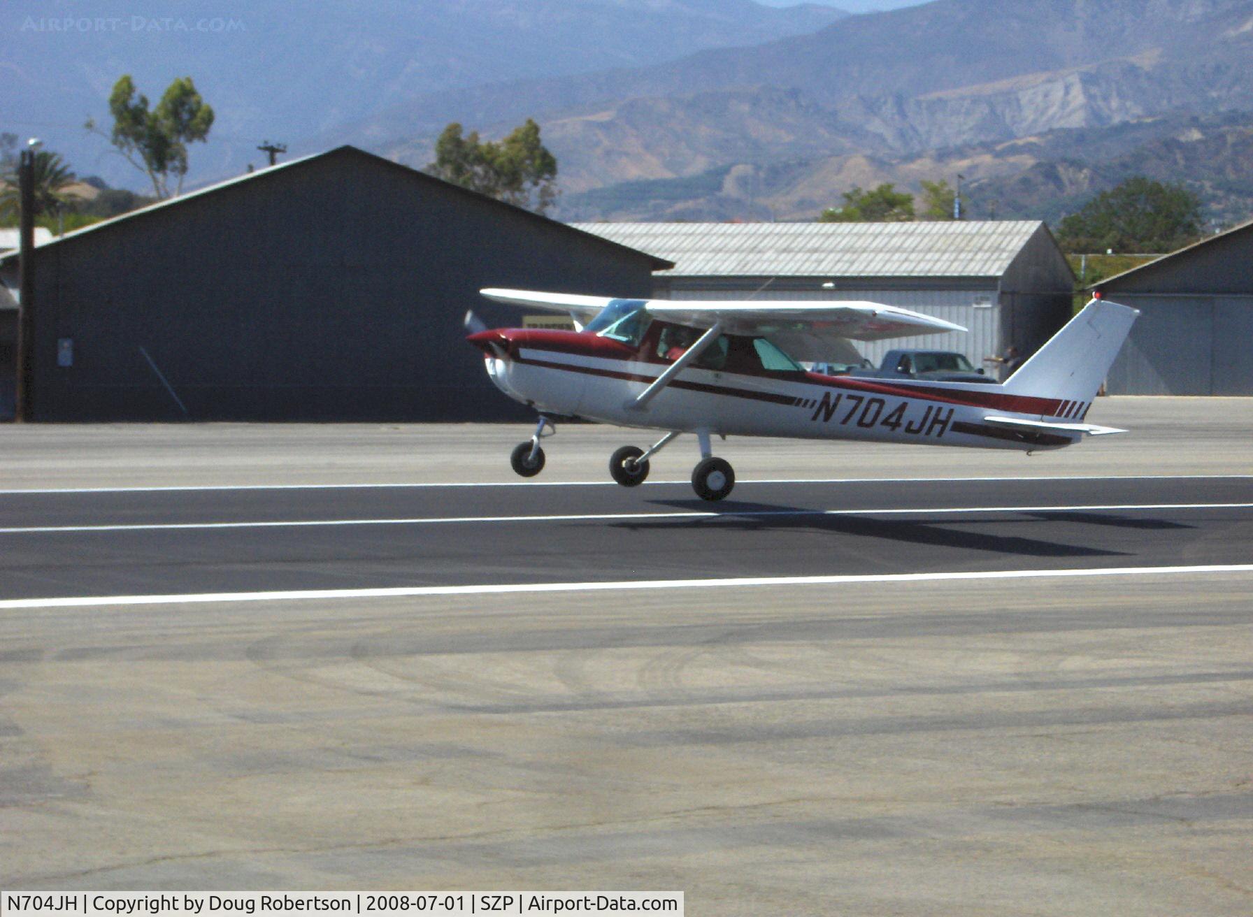 N704JH, 1976 Cessna 150M C/N 15078644, 1976 Cessna 150M, Continental O-200 100 Hp, landing Rwy 22