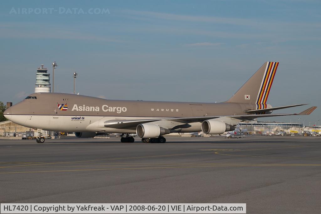 HL7420, 1995 Boeing 747-48EF (SCD) C/N 25783, Asiana Boeing 747-400