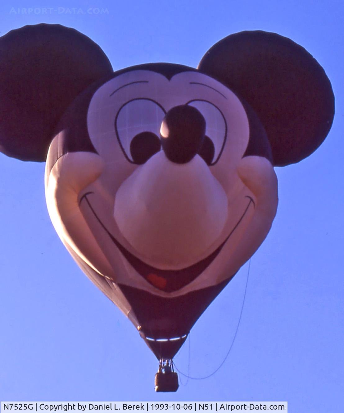 N7525G, 1993 Cameron Balloons Us MICKEY 90 C/N 2949, M-I-C, K-E-Y... This balloon brings smiles to old and young alike (scanned from an old slide).