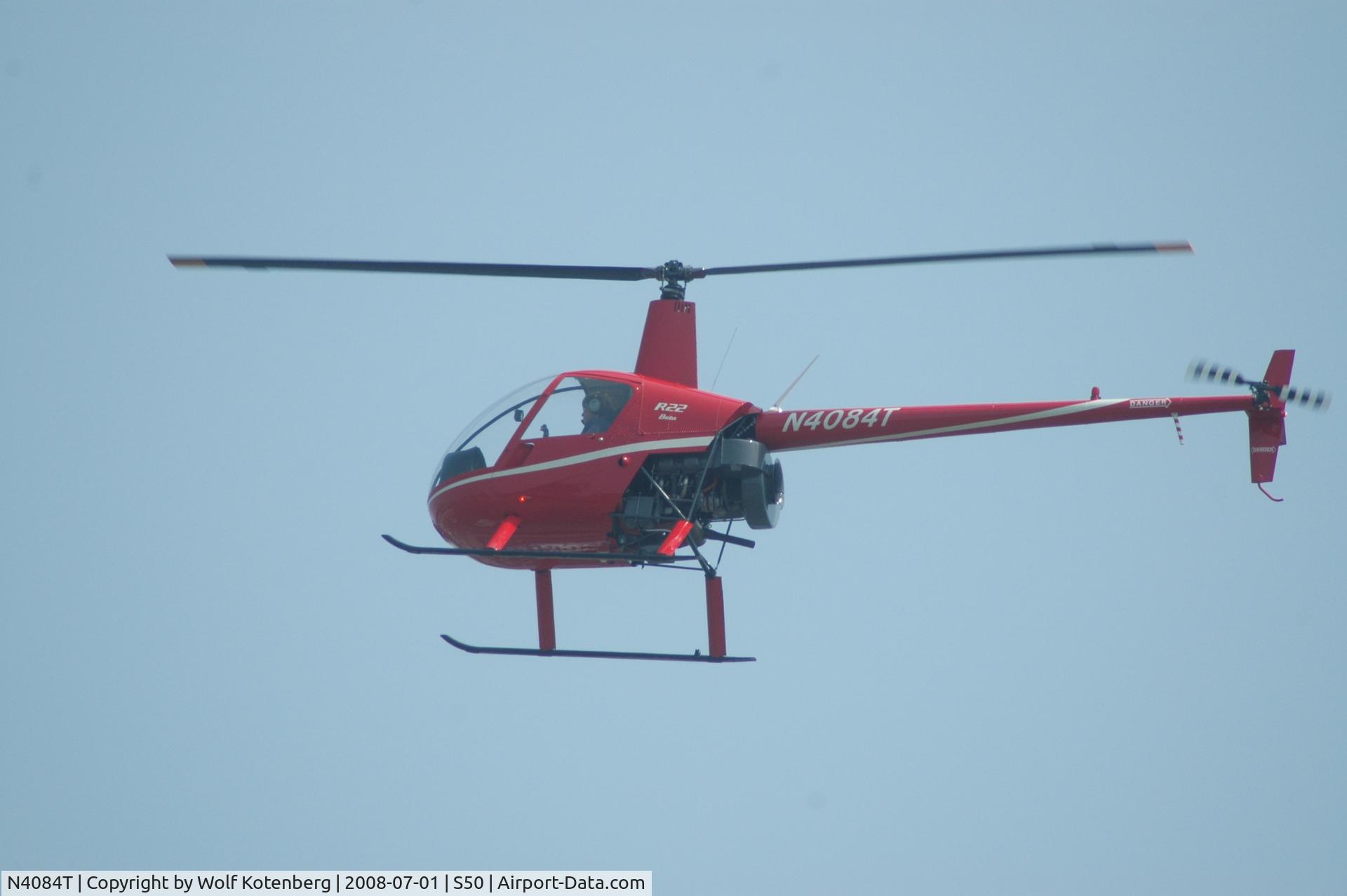 N4084T, 1991 Robinson R22 Beta C/N 1863, on final for taxiway
