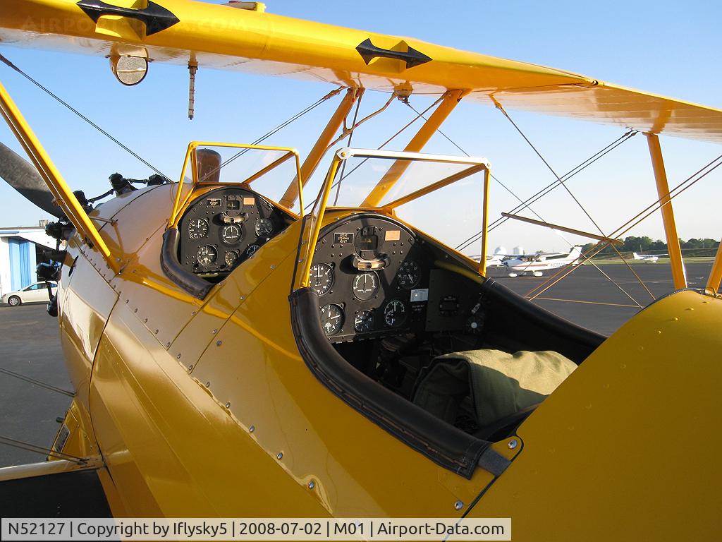 N52127, 1942 Boeing E75 C/N 75-8493, N52127 Stearman E75 Cockpit