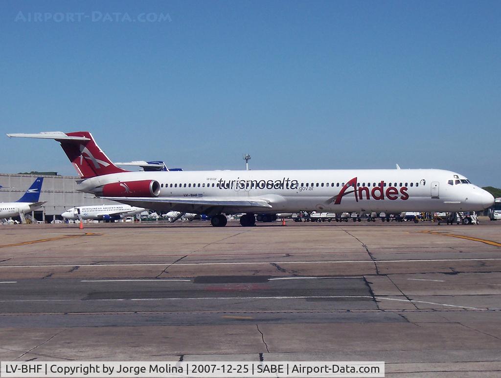 LV-BHF, 1988 McDonnell Douglas MD-82 (DC-9-82) C/N 49508, Parking on Jorge Newbery platform.