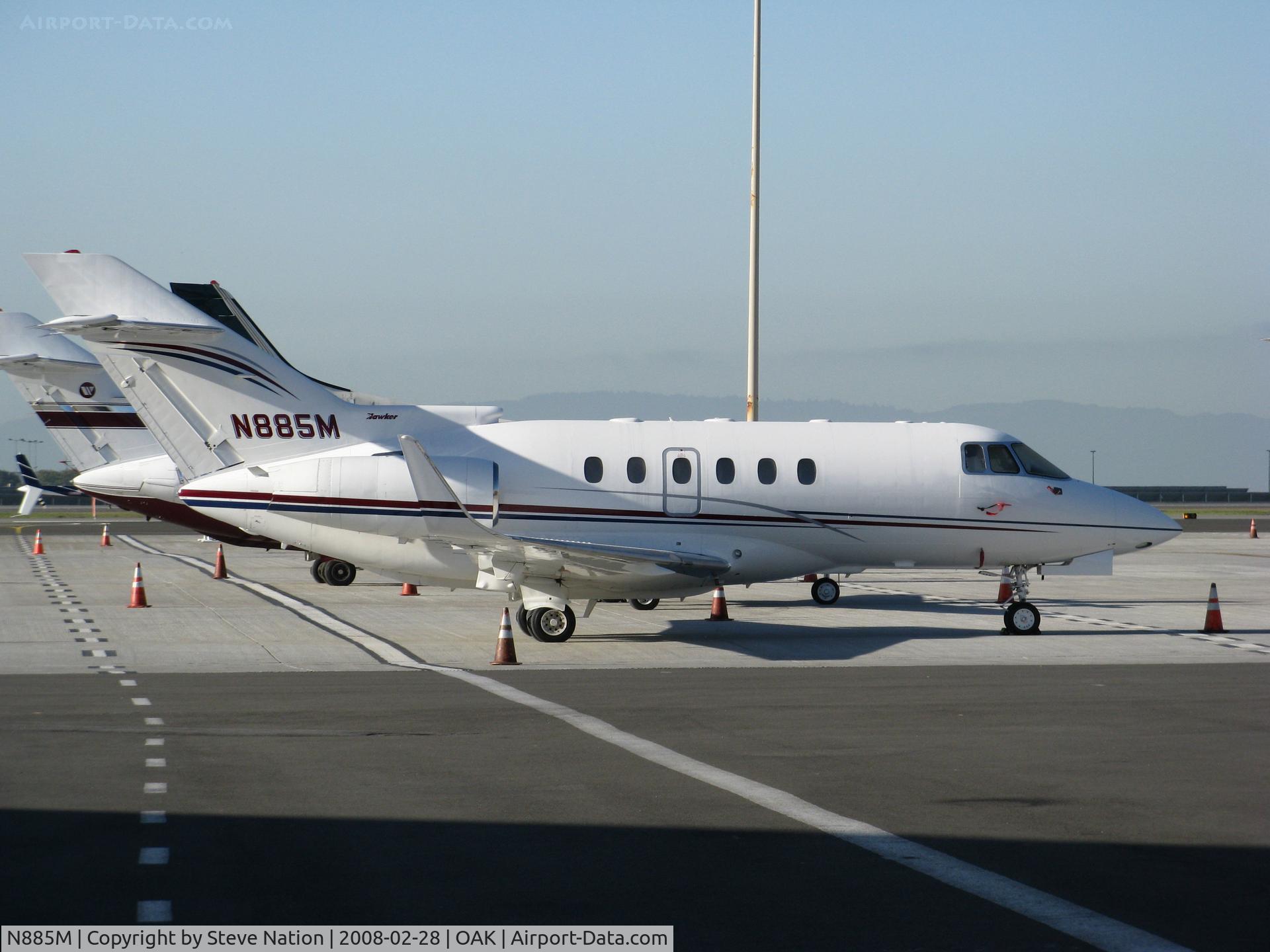 N885M, 1999 Raytheon Hawker 800XP C/N 258410, 1999 Raytheon Aircraft Company HAWKER 800XP @ Oakland, CA