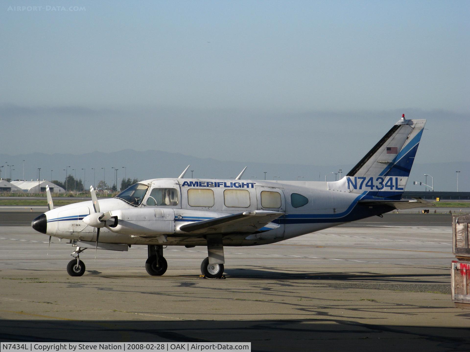 N7434L, 1972 Piper PA-31-310 Navajo C/N 31-822, Ameriflight 1972 Piper PA-31-310 freighter LOOKIN' SHARP on the ramp @ Oakland, CA
