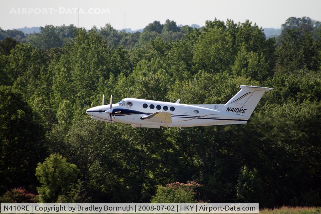 N410RE, 1972 Beech A100-1 King Air C/N BB-04, A great day to take pictures.
