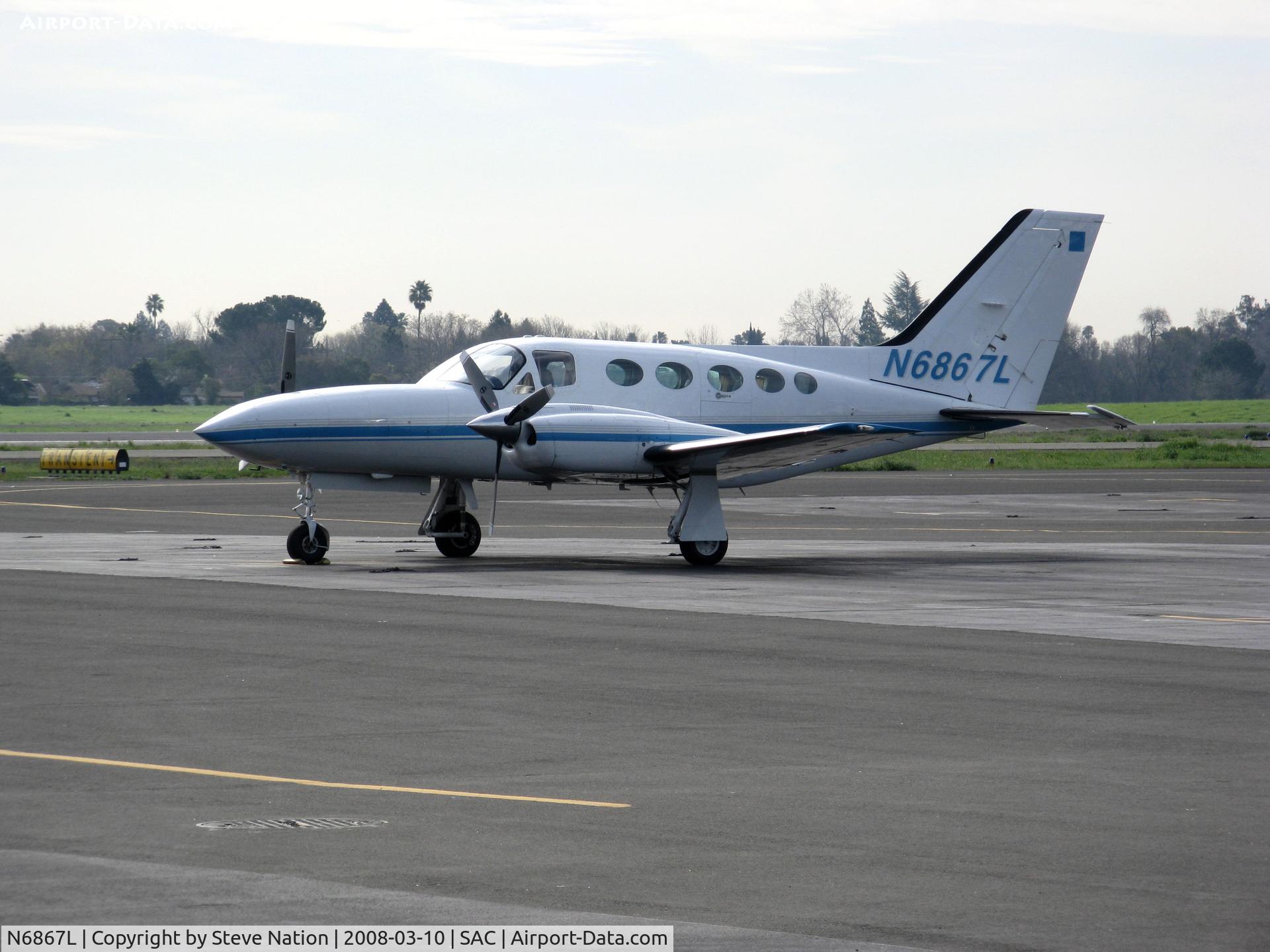 N6867L, 1981 Cessna 421C Golden Eagle C/N 421C1087, Cessna 421C @ Sacramento Exec Airport, CA