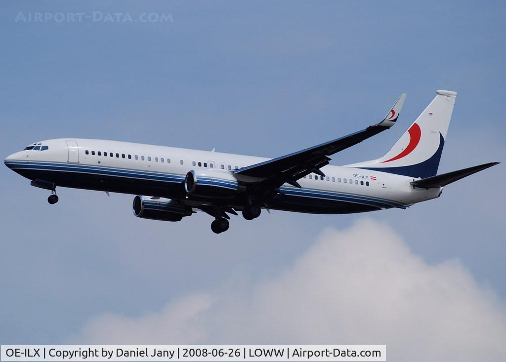 OE-ILX, 2001 Boeing 737-8DR C/N 32777, B737