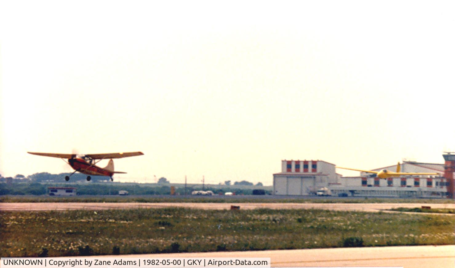 UNKNOWN, , Ector L-19 towing a glider at Arlington Municipal
