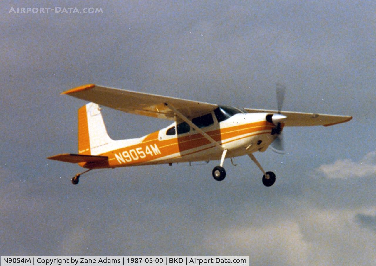 N9054M, 1970 Cessna 180H Skywagon C/N 18052154, At Breckenridge