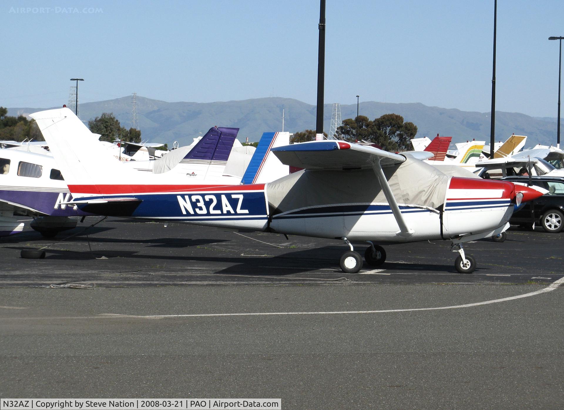 N32AZ, 1980 Cessna R182 Skylane RG C/N R-18200304, 1980 Cessna R182 with cover@ Palo Alto, CA