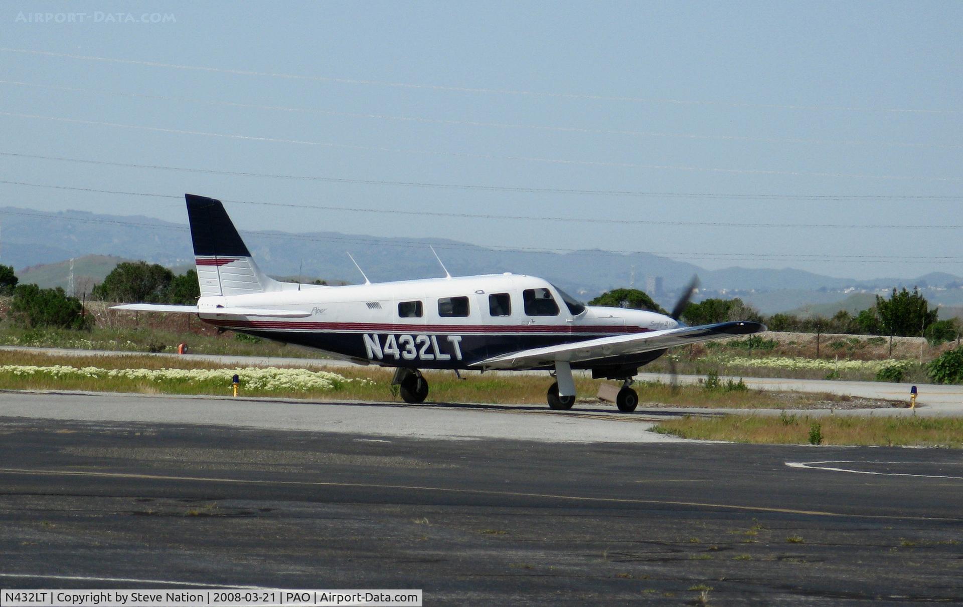 N432LT, 1995 Piper PA-32R-301 C/N 3213099, 1995 Piper PA-32R-301 taxying @ Palo Alto, CA