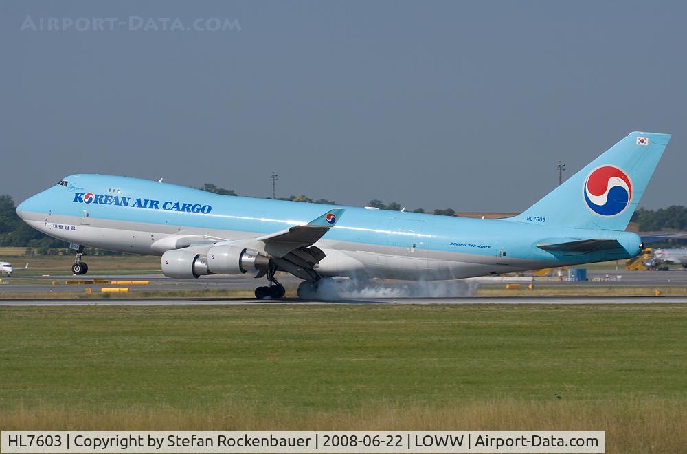 HL7603, 2005 Boeing 747-4B5F/ER/SCD C/N 34302, Heavy smoker.