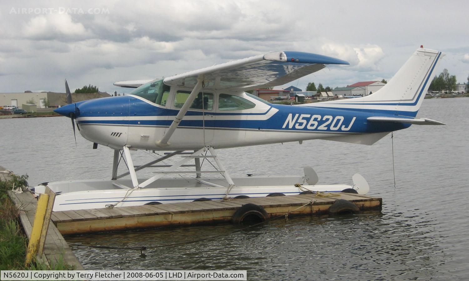 N5620J, 1974 Cessna 182P Skylane C/N 18263474, Cessna 182P at Lake Hood