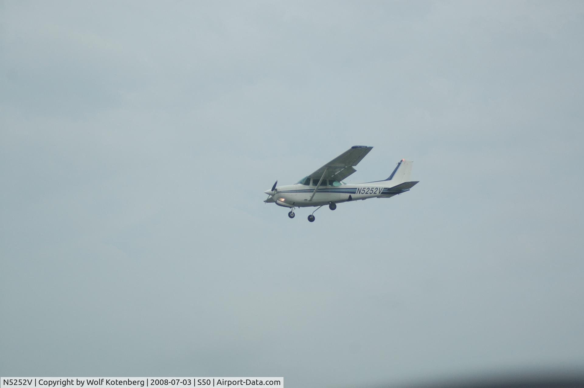 N5252V, 1980 Cessna 172RG Cutlass RG C/N 172RG0485, on final