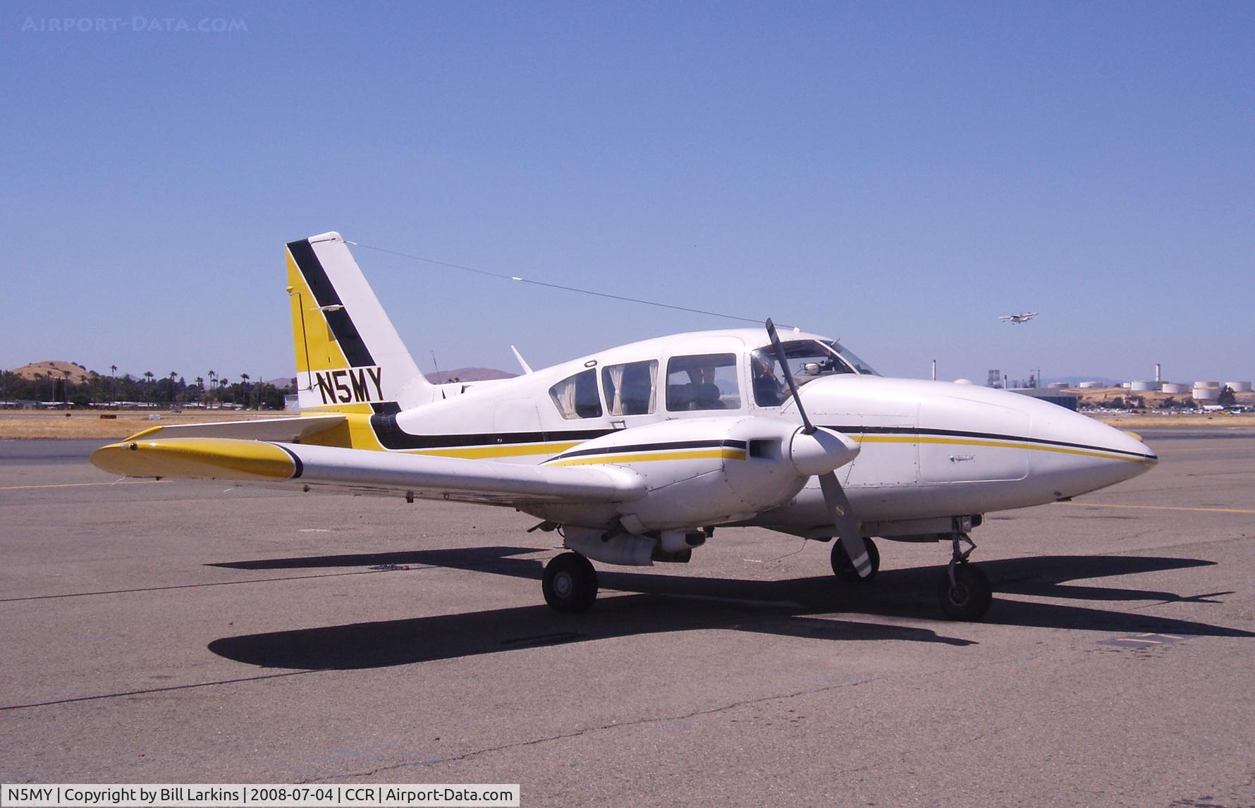 N5MY, 1973 Piper PA-23-250 C/N 27-7405258, Visitor for the 4th