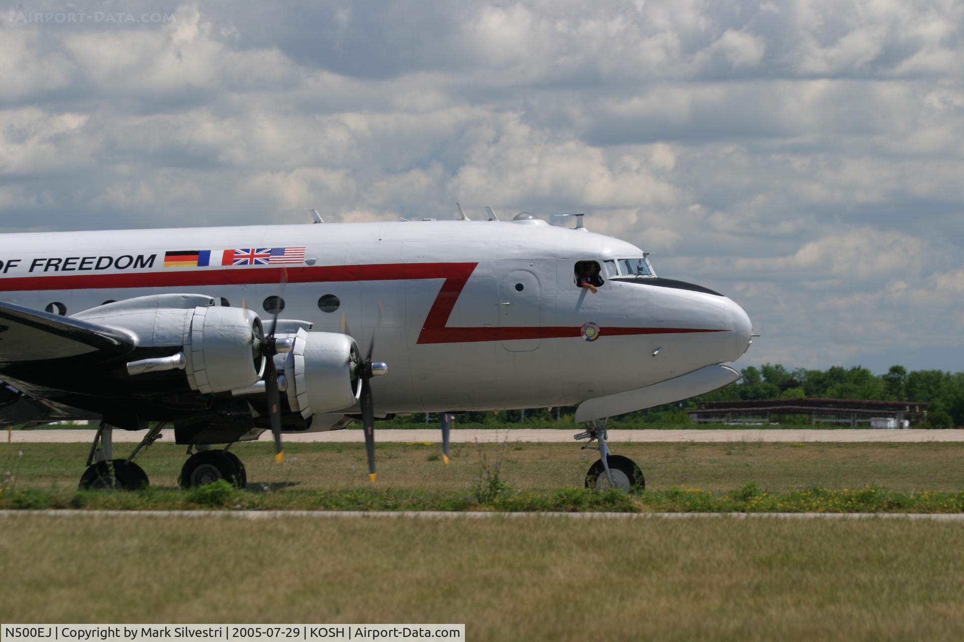 N500EJ, 1945 Douglas C-54E Skymaster (DC-4A) C/N DO316, Oshkosh 2005